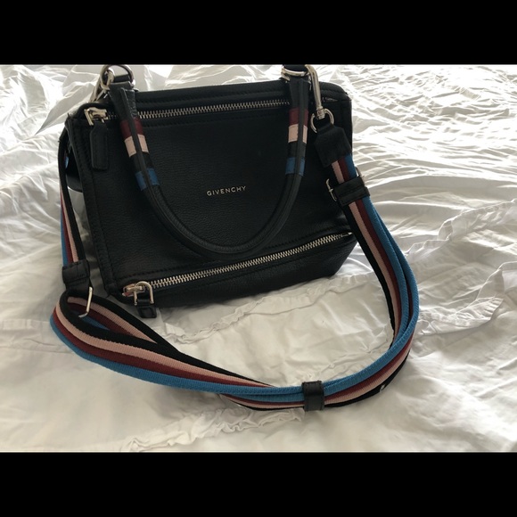 Medium Givenchy Pandora - Picture 3 of 7